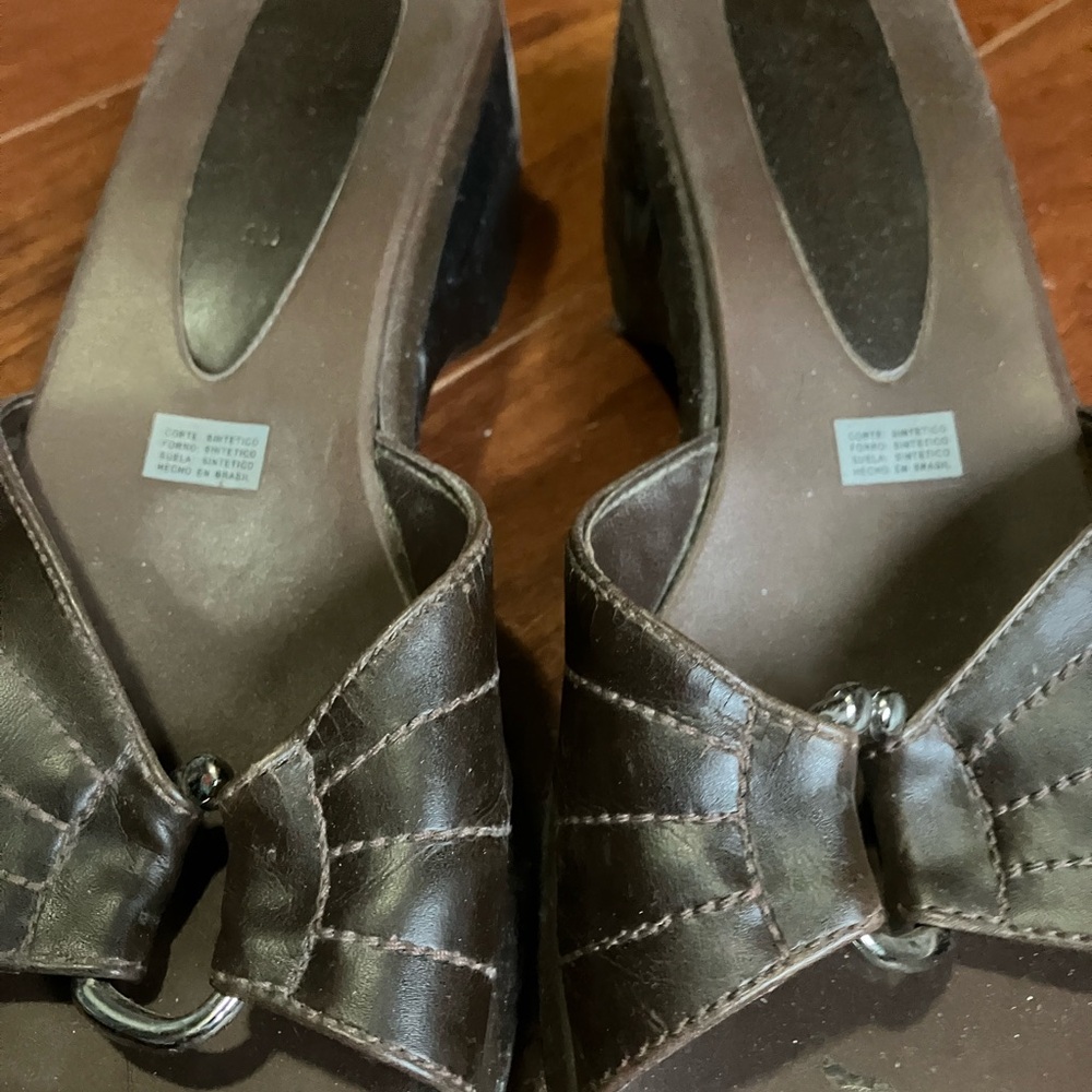 Sandals - Picture 2 of 9